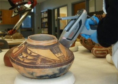 XL3t Clay_Pot+hands_Close_Up_web